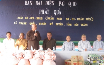 Ban đại diện Phật giáo Q10 phát quà từ thiện cho người nghèo ở tỉnh Sóc Trăng